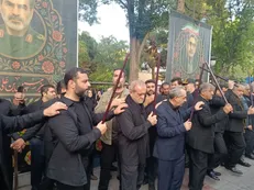حضور پزشکیان در مراسم عزاداری حسینی شهر تبریز +فیلم