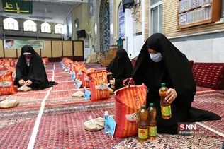 تهیه بسته مواد غذایی و جهیزیه در مسجد روحانی