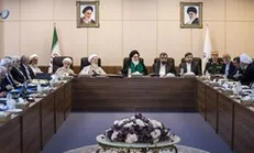 ترامپ نامتعادل و ترسو است/ راه مقابله با دشمنان خدمت به مردم است