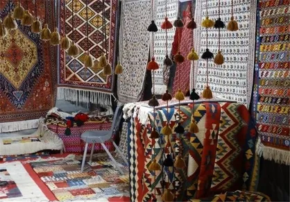 دانشجویان صنایع دستی به فکر مشاغل دولتی هستند/ ارتباط دانشجویان با بازار صنایع دستی باید پررنگ&zwnj;تر شود