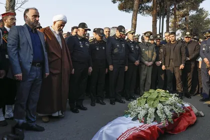 پیکر پدر امیر دریادار شهرام ایرانی&nbsp; تشییع شد