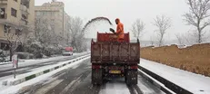 فعالیت ۱۷۸ دستگاه ماشین‌آلات و ۸۰۰ نیروی انسانی برای برف‌روبی شهر زنجان