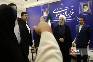 حضور خبرنگاران رسانه های مختلف در نشست خبری رئیس جمهور در مشهد 