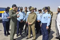 بازدید فرمانده کل ارتش از پایگاه شکاری شهید بابایی