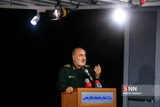 رونمایی کتاب دفاع مقدس