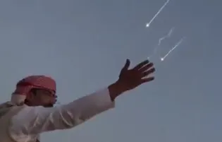 ویدیویی که از خوشحالی مردم اردن از حملات ایران به پایگاه آمریکا در این کشور در فضای مجازی پر بازدید شده است