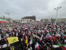 حضور پرشور و باشکوه مردم مشهد در بیعت با سومین رهبر انقلاب اسلامی