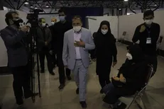 ابراز رضایت سرپرست علوم پزشکی تهران از روند تزریق واکسن کرونا در مرکز واکسیناسیون شهید اسمعیلی