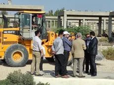 رفع تصرف از ۱۰ کیلومتر سواحل جزیره قشم / تخریب دیوار ویلا‌های اختصاصی دولتی