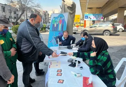 برپایی میز خدمت در منطقه ۷ همزمان با هفته ملی سلامت مردان