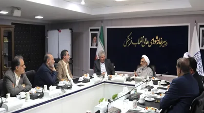 حجت الاسلام خسروپناه: طرح آموزش مهارت&zwnj;محور باید بدون مانع اجرا شود / تأکید بر بررسی وضعیت مراکز تعطیل شده و به&zwnj;روزرسانی اساسنامه دانشگاه