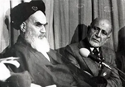مهندس بازرگان با پیشنهاد شورای انقلاب نخست وزیر دولت موقت شد