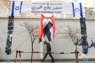 تجمع دانشجویی در مقابل سفارت مصر