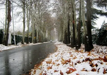 بارش برف و باران در جاده&zwnj;های ۲۰ استان