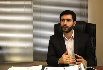 رهبری: کارمندان دولتی دیگر نمی توانند با دولت وارد معامله شوند
