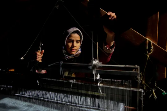 رویین؛ پایتخت نساجی سنتی ایران