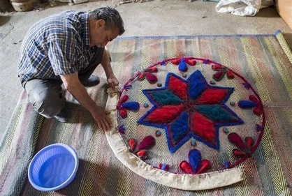 ممنوعیت فروش صنایع دستی خارجی در بوم گردی&zwnj;های استان گیلان