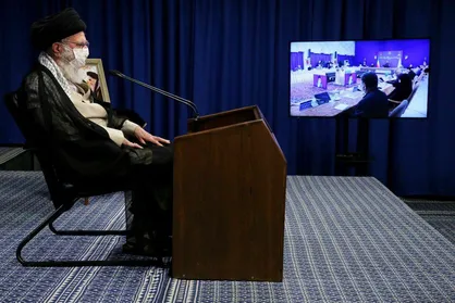 رهبر انقلاب: خیانت امارات دیر نخواهد پایید اما این لکه ننگ بر پیشانی آنها خواهد ماند / عزاداری محرم امسال در تاریخ ماندگار شد