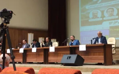 اولین مناظره انتخاباتی کاندیدا&zwnj;های مجلس در استان کرمان برگزار شد/ ایجاد شور انتخاباتی در بین دانشجویان