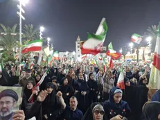 طنین انداز شدن فریاد«مرگ بر آمریکا» مردم شهر رشت در هفتاد و چهارمین شب حضور+فیلم