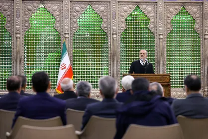 پزشکیان: وقتی تفاهم کردیم، همه پشت سر آن بایستیم/ تفاهم&zwnj;نامه نتیجه گفت&zwnj;و&zwnj;گو&zwnj;های طولانی همه کسانی بود که دستی در آتش داشتند + فیلم