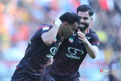 دیدار تیم&zwnj;های فوتبال فولاد خوزستان و پرسپولیس