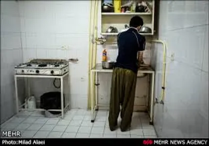عبور لوله&zwnj;های فاضلاب از سقف سالن خوابگاه/ افزایش استعمال دخانیات و قرص ترامادول در بین دانشجویان
