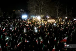 مراسم وداع با پیکر شهدای ناوشکن دنا در میدان تجریش تهران
