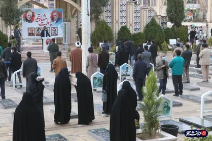 تجمع دانشجویان کرمانی در محکومیت ترور شهید فخری&zwnj;زاده کنار مزار حاج قاسم سلیمانی برگزار شد
