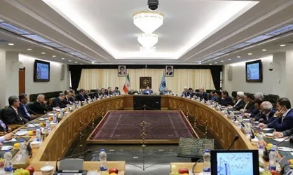 همتی: مهم&zwnj;ترین سیاست پولی مهار تورم و کنترل روند آن بوده است/ حمایت از تولید؛ اولویت نظام بانکی