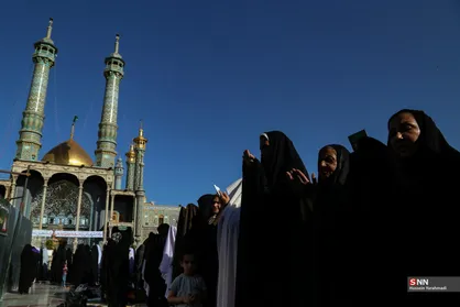 اقامه نماز عید فطر در حرم مطهر حضرت معصومه(س)