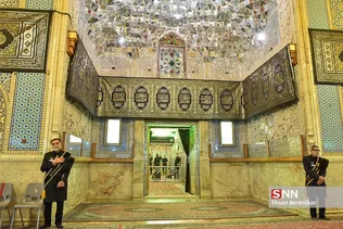 مراسم شام غریبان و لاله‌گردانی شهادت حضرت اباعبدالله الحسین(ع) و شهدای کربلا، شامگاه ۱۷ مرداد ماه ۱۴۰۱ با حضور آیت الله ابراهیم کلانتری تولیت آستان مقدس حضرت شاهچراغ(ع)، خادمین، زائرین و مجاورین بارگاه ملکوتی حرم مطهر حضرت شاهچراغ(ع) شیراز برگزار شد.