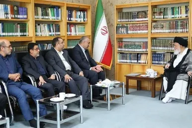 آیت‌الله علم‌الهدی خواستار انتقال زندان مشهد شد
