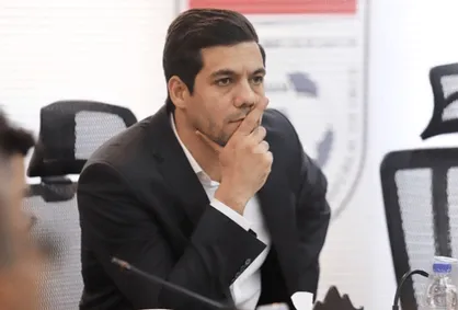شکوری: به اعتقاد من مسابقات باید تعطیل شود