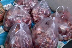 ذبح و توزیع گوشت قربانی در بین نیازمندان به همت بسیج دانشجویی دانشگاه آزاد سمنان