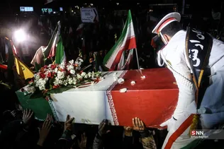 مراسم وداع با پیکر شهدای ناوشکن دنا در میدان تجریش تهران