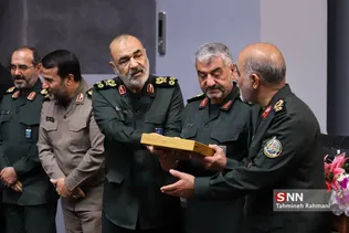 مراسم رونمایی از آثار اسنادی و پژوهشی دفاع مقدس