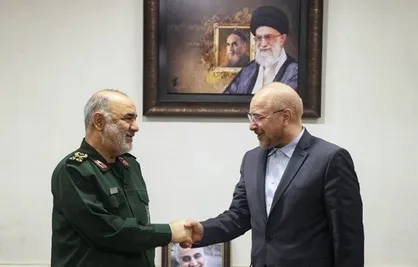 رئیس مجلس با حضور در ستاد فرماندهی سپاه از این نهاد مردمی و انقلابی اعلام حمایت کرد
