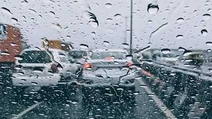 ترافیک روان در بزرگراه&zwnj;های تهران؛ معابر شمالی پایتخت همچنان لغزنده است