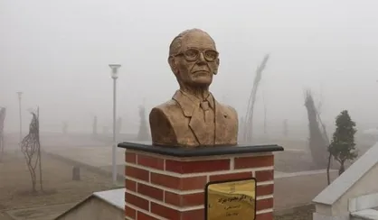 رونمایی سه سردیس مشاهیر علمی استان در دانشگاه گیلان