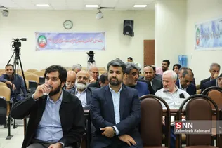 از راست:احسان دلاویز و هادی رضوی