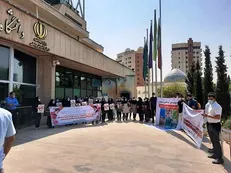 تعدادی از نیرو‌های شرکتی علوم پزشکی شیراز خواستار تبدیل وضعیت استخدامی خود شدند
