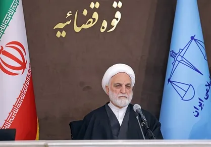 حضور حجت&zwnj;الاسلام والمسلمین محسنی اژه&zwnj;ای در منزل شهید رئیسی