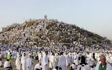 برنامه «در وادی عرفات» را در روز عرفه از رادیو تهران بشنوید