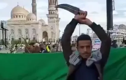 شادی یمنی&zwnj;ها برای حمله موشکی ایران به واضع اشغالگران و پایگاه&zwnj;های آمریکا در منطقه و ورود نیرو&zwnj;های مسلح یمن به جنگ