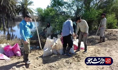 جهادگران بسیج دانشجویی دانشگاه آزاد اهواز اقدام به ترمیم سیل بند روستای هوفل سیدناصر کردند