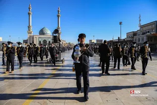 همزمان با سالروز شهادت حضرت فاطمه(س) از ساعت ۹ صبح دسته عزای خادمان و زائران حرم مطهر بانوی کرامت از مسجد امام حسن عسکری علیه السلام تا حرم مطهر حضرت معصومه سلام الله علیها برپا 