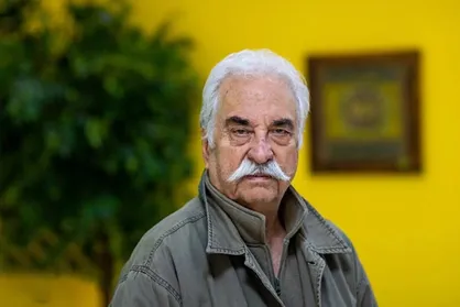 مدیرکل هنرهای نمایشی وزارت فرهنگ از هادی مرزبان عیادت کرد