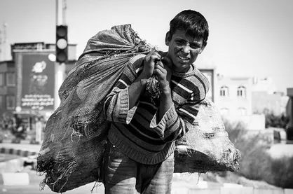 مدیر مدرسه کودکان کار: کودکان کار را به سختی در مدرسه جذب کردیم