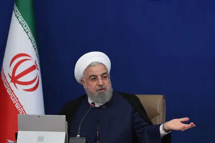 روحانی:کسانی که می&zwnj;خواهند قدرت را به دست بگیرند در نظام بوده اند از کره مریخ نیامده اند
